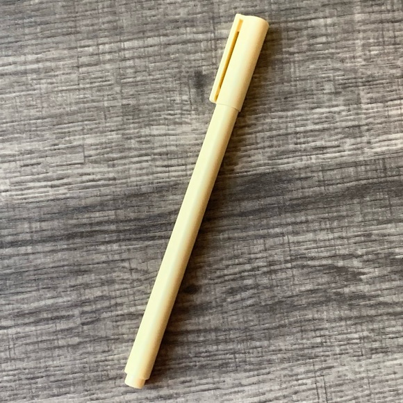 🍒🍒 (Bundle Only) Slim Matte Yellow Infinity Pencil with Replacement Nibs - Picture 3 of 9